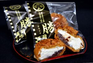 愛知こざかいとらやのカクキュー八丁味噌の純生栗牟シュー粒あん入りhaccyoukiso|Aichi Toyokawa Kozakai Toraya Jun Nama Cream haccyoumiso syu-kuri-mu kachidoki