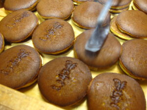 こざかいとらや出世太鼓売ウイスキーどら焼きaoisyussedaikouisuki-dorayaki-gokiccyou